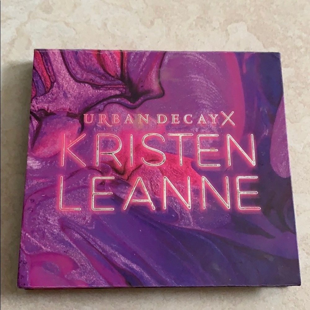 Urban decay  Kaleidoscope Dream eye shadow pallet